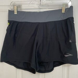 Brooks Women's Black 5” Chaser Shorts